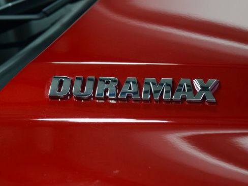 Used 2025 Chevrolet Silverado 1500 RST AWD/4WD image 16