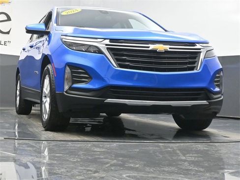 Used 2024 Chevrolet Equinox LT image 3
