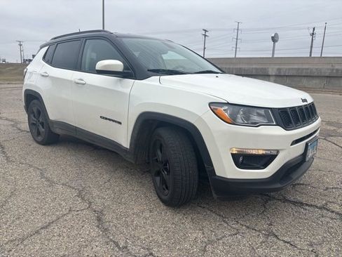 Used 2020 Jeep Compass Latitude image 2