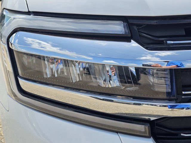 Used 2022 Ford Expedition Limited AWD/4WD image 4