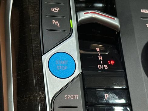Used 2023 BMW i4 eDrive35 w/ Premium Package RWD image 25