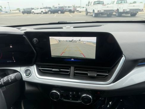 Certified 2024 Chevrolet Trax LT w/ LT Convenience Package image 25