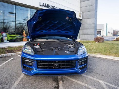 Used 2025 Porsche Cayenne GTS image 29