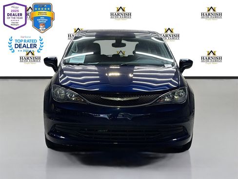 Used 2017 Chrysler Pacifica LX w/ Tire & Wheel Group image 2