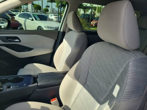 Used 2023 Nissan Rogue SV FWD image 16