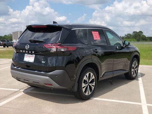 Certified 2023 Nissan Rogue SV w/ SV Premium B Package FWD image 5