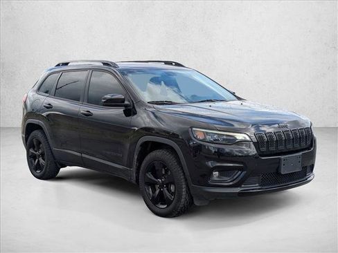 Used 2020 Jeep Cherokee Latitude Plus image 3