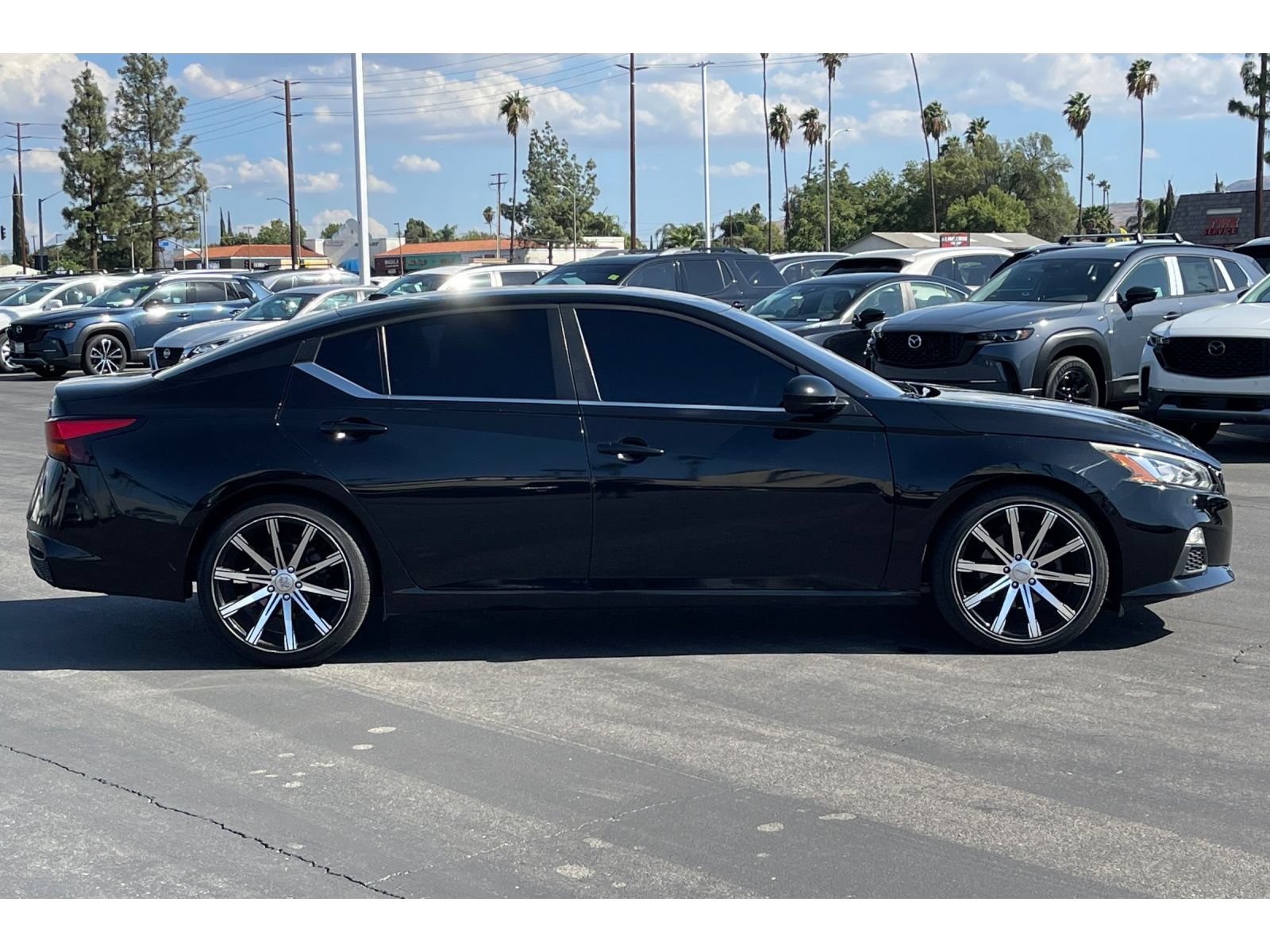 Used 2019 Nissan Altima 2.5 SR FWD image 7