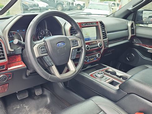 Used 2021 Ford Expedition XLT RWD image 18
