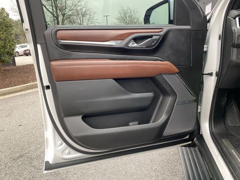 Used 2023 GMC Yukon XL Denali Ultimate image 23