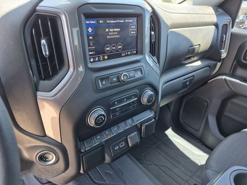 Used 2022 Chevrolet Silverado 1500 Custom AWD/4WD image 11