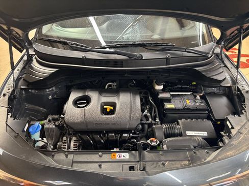 Used 2025 Kia Soul LX w/ LX Technology Package FWD image 25