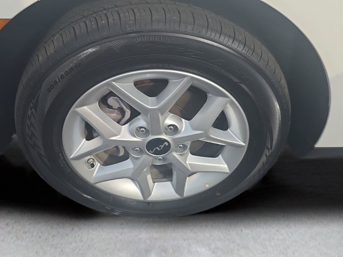 Used 2025 Kia Soul LX FWD image 31