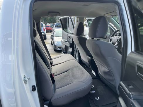 Used 2021 Toyota Tacoma SR AWD/4WD image 34