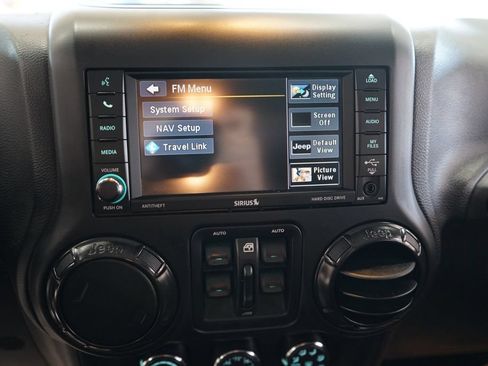 Used 2017 Jeep Wrangler Unlimited Rubicon AWD/4WD image 34