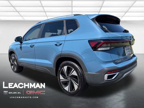 Used 2025 Volkswagen Taos SE image 6