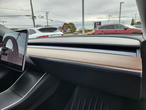 Used 2021 Tesla Model Y Long Range image 17