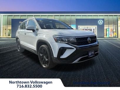 Certified 2023 Volkswagen Taos SE w/ Black Wheel Package