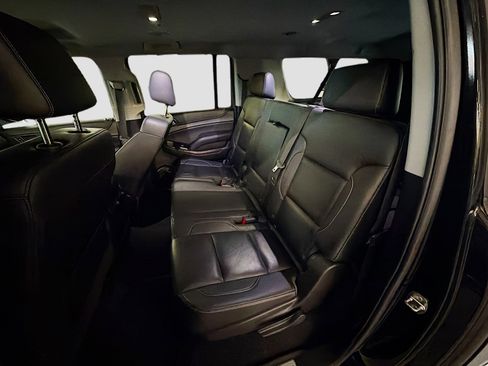 Used 2020 Chevrolet Suburban LT AWD/4WD image 28