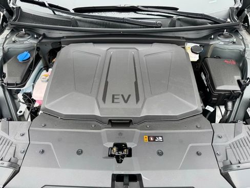 New 2025 Hyundai Ioniq 5 SEL image 10