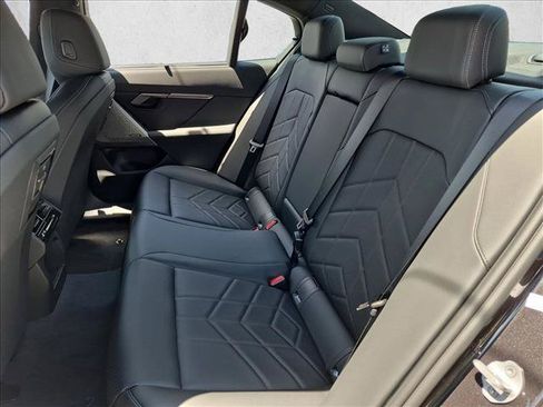 New 2027 BMW i5 eDrive40 w/ M Sport Package RWD image 15