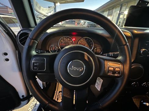 Used 2015 Jeep Wrangler Unlimited Sport w/ Quick Order Package 24S AWD/4WD image 16