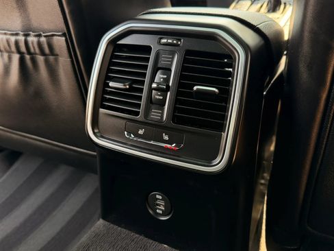 Used 2018 Porsche Macan Sport Edition AWD/4WD image 16