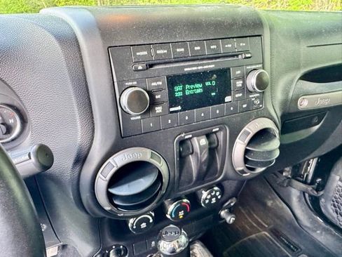 Used 2016 Jeep Wrangler Sport w/ Quick Order Package 24S AWD/4WD image 13