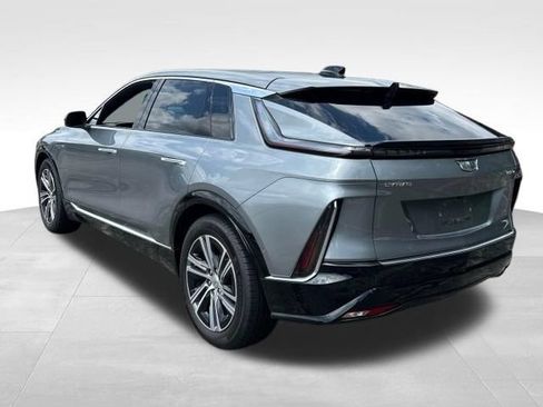 Used 2024 Cadillac Lyriq Luxury AWD/4WD image 3