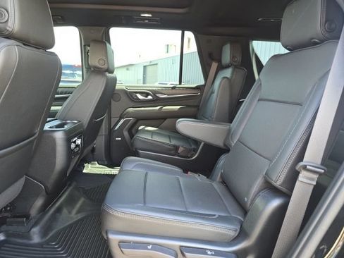 Used 2023 GMC Yukon Denali AWD/4WD image 30