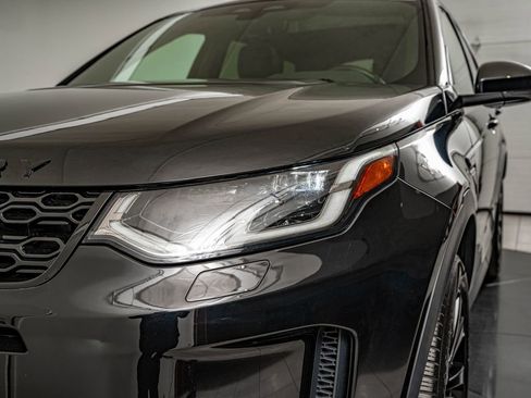 Used 2023 Land Rover Discovery Sport SE image 15