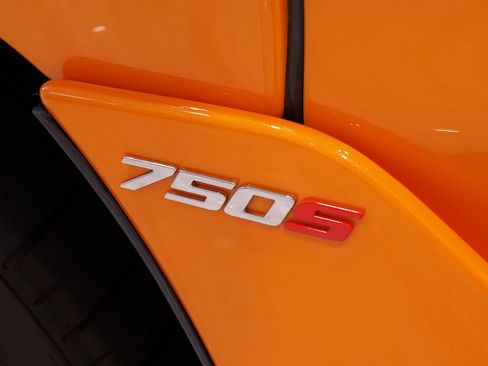 Used 2024 McLaren 750S Spider image 28