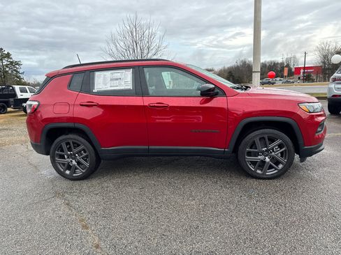 New 2026 Jeep Compass Latitude image 4