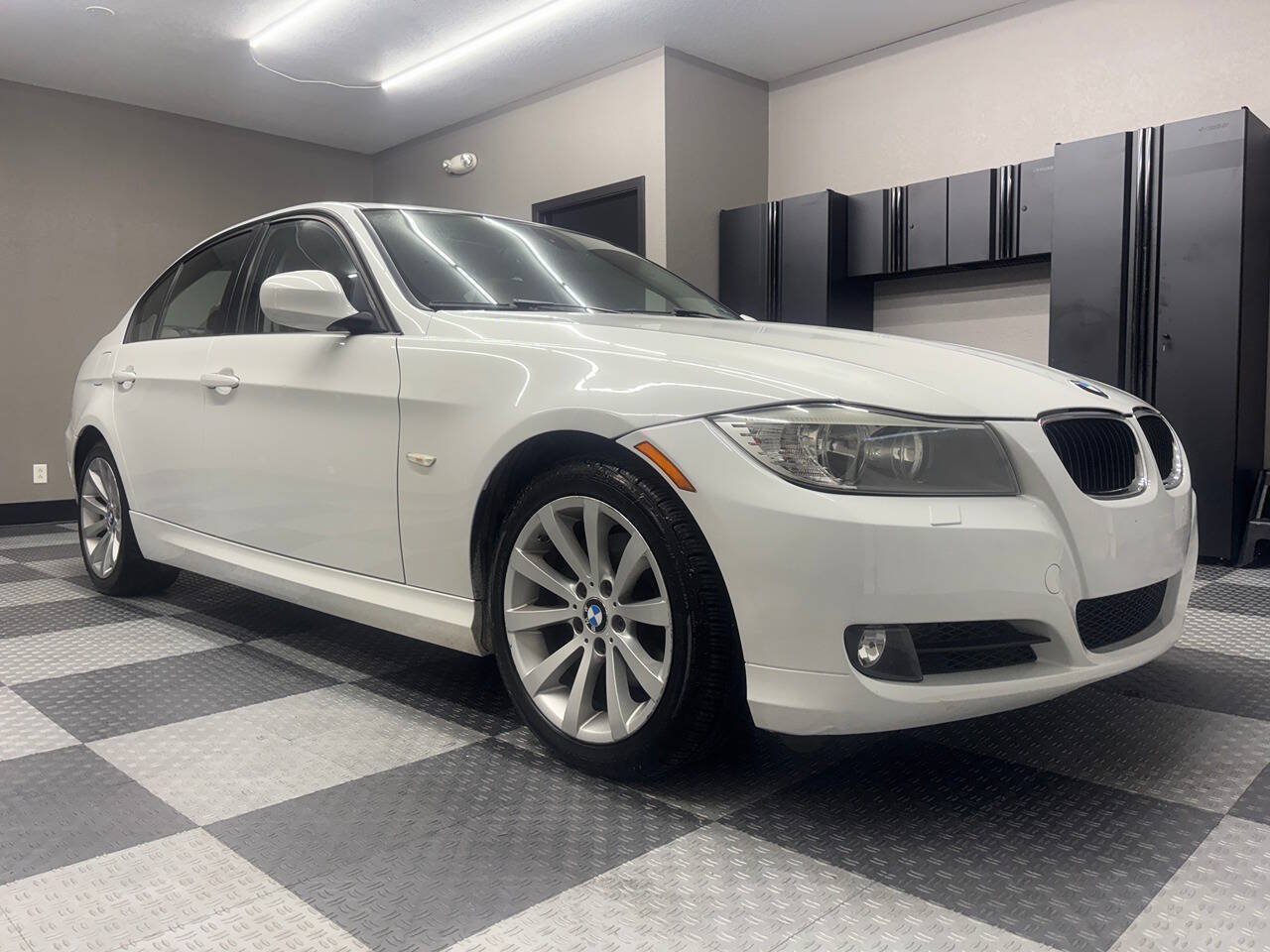 Used 2011 BMW 328i xDrive Sedan AWD/4WD image 6