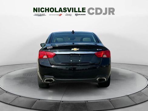 Used 2017 Chevrolet Impala Premier w/ Enhanced Convenience Package FWD image 4