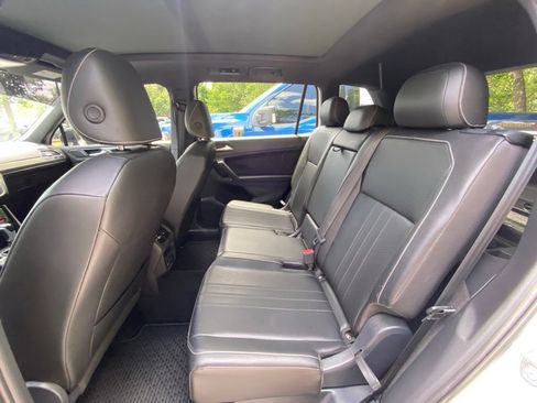 Used 2024 Volkswagen Tiguan SE R-Line FWD image 30