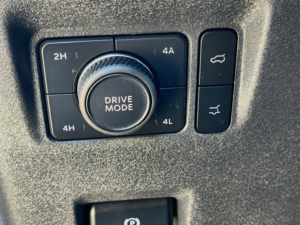 Used 2025 Ford Expedition Max Active AWD/4WD image 10