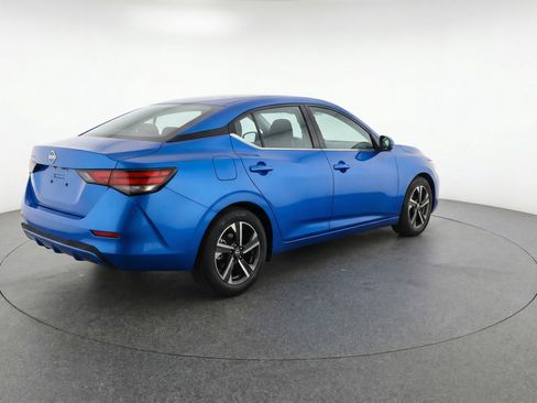 Used 2025 Nissan Sentra SV FWD image 9