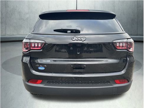 New 2026 Jeep Compass Latitude image 4