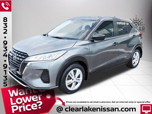 Used 2021 Nissan Kicks S image 3