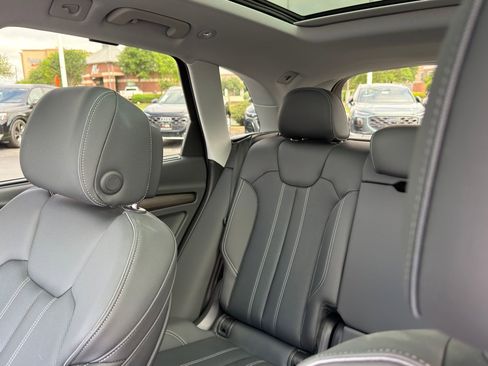 Certified 2024 Audi Q5 2.0T Prestige w/ Prestige Package AWD/4WD image 10