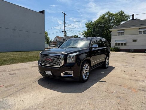 Used 2015 GMC Yukon Denali w/ Premium Package AWD/4WD image 3