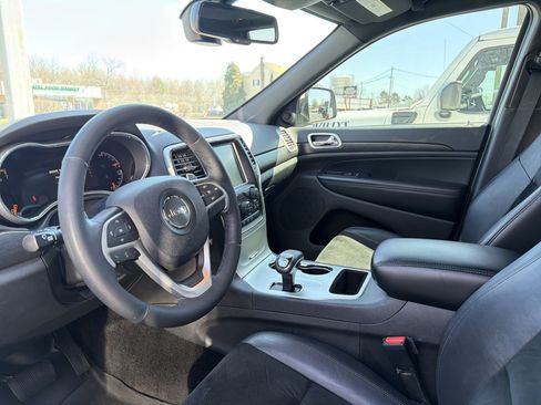 Used 2015 Jeep Grand Cherokee Altitude image 16