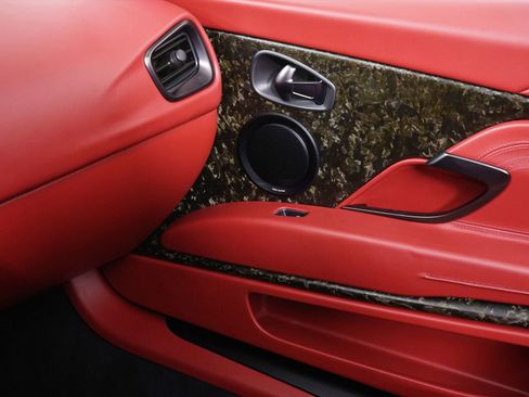 Used 2019 Aston Martin DB11 Volante RWD image 22