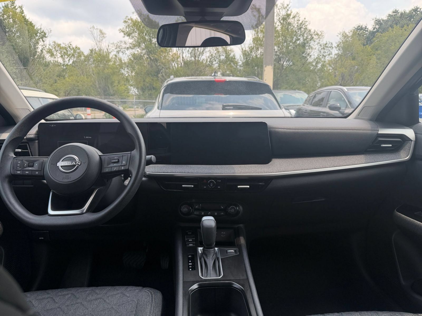 Used 2026 Nissan Kicks SV w/ Cold Weather Package AWD/4WD image 31