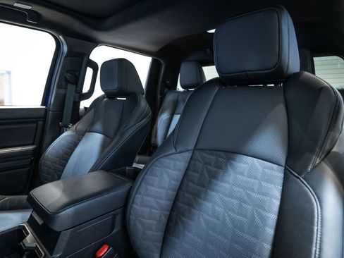 Certified 2025 Toyota Tacoma TRD Off-Road image 15