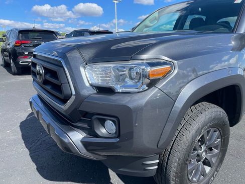 Used 2023 Toyota Tacoma SR5 AWD/4WD image 31