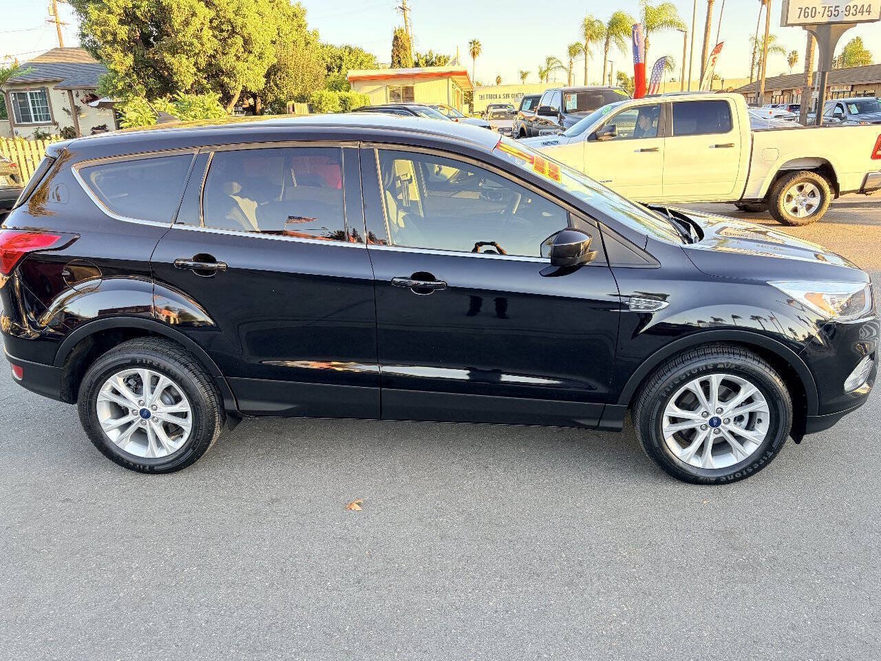 Used 2019 Ford Escape SE FWD image 19