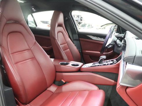 Used 2019 Porsche Panamera 4 image 11