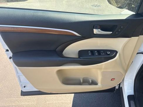 Used 2017 Toyota Highlander Limited AWD/4WD image 12